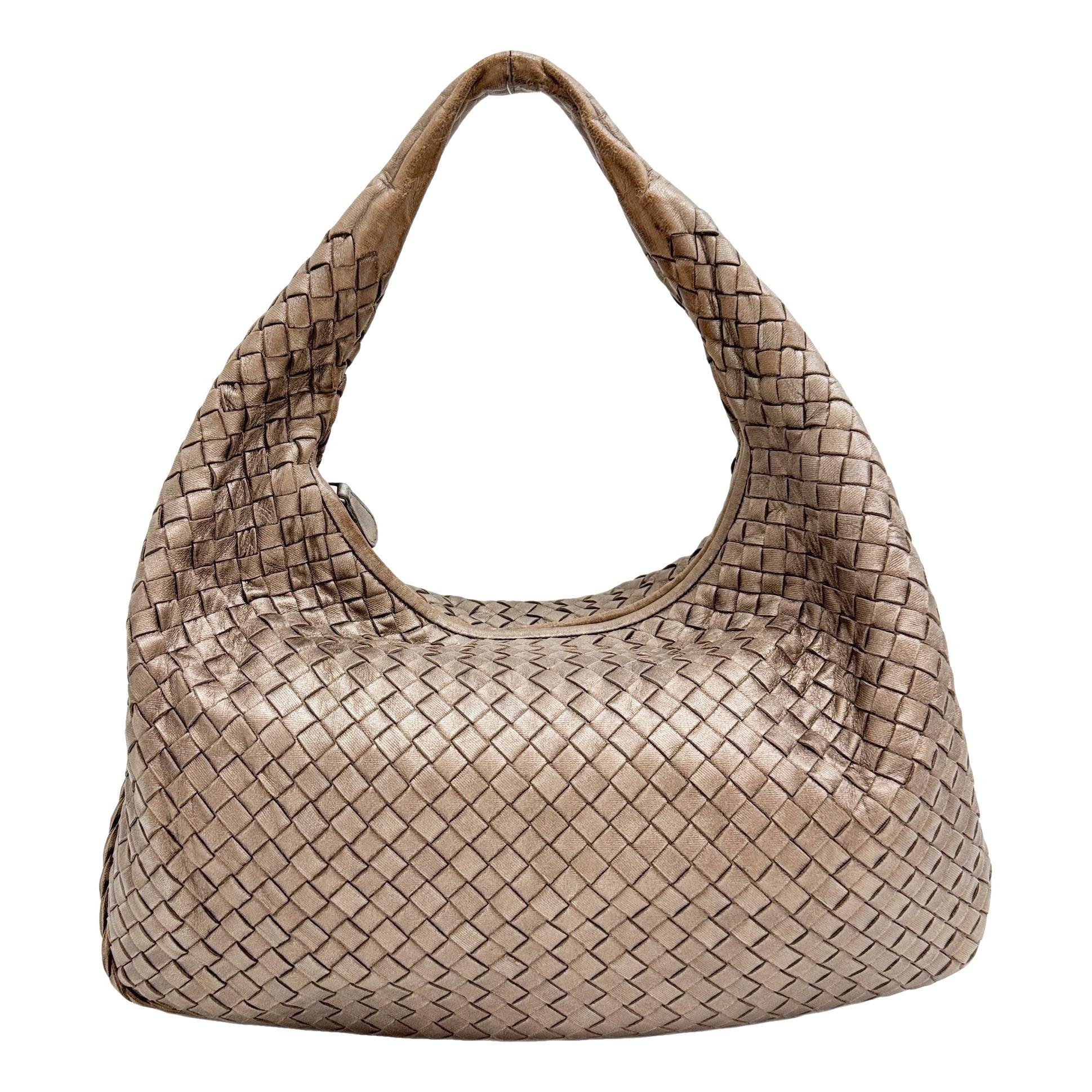 Veneta leather handbag