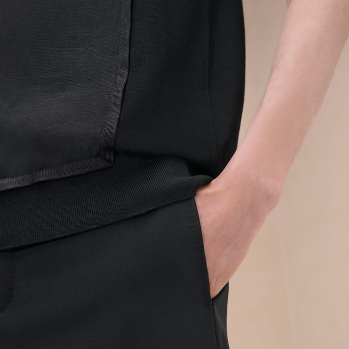 Noir "Decadre Laine & Soie" High-collar Sleeveless Sweater