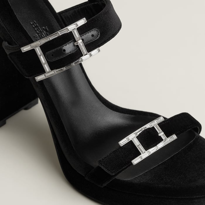 Noir Bossa Sandal