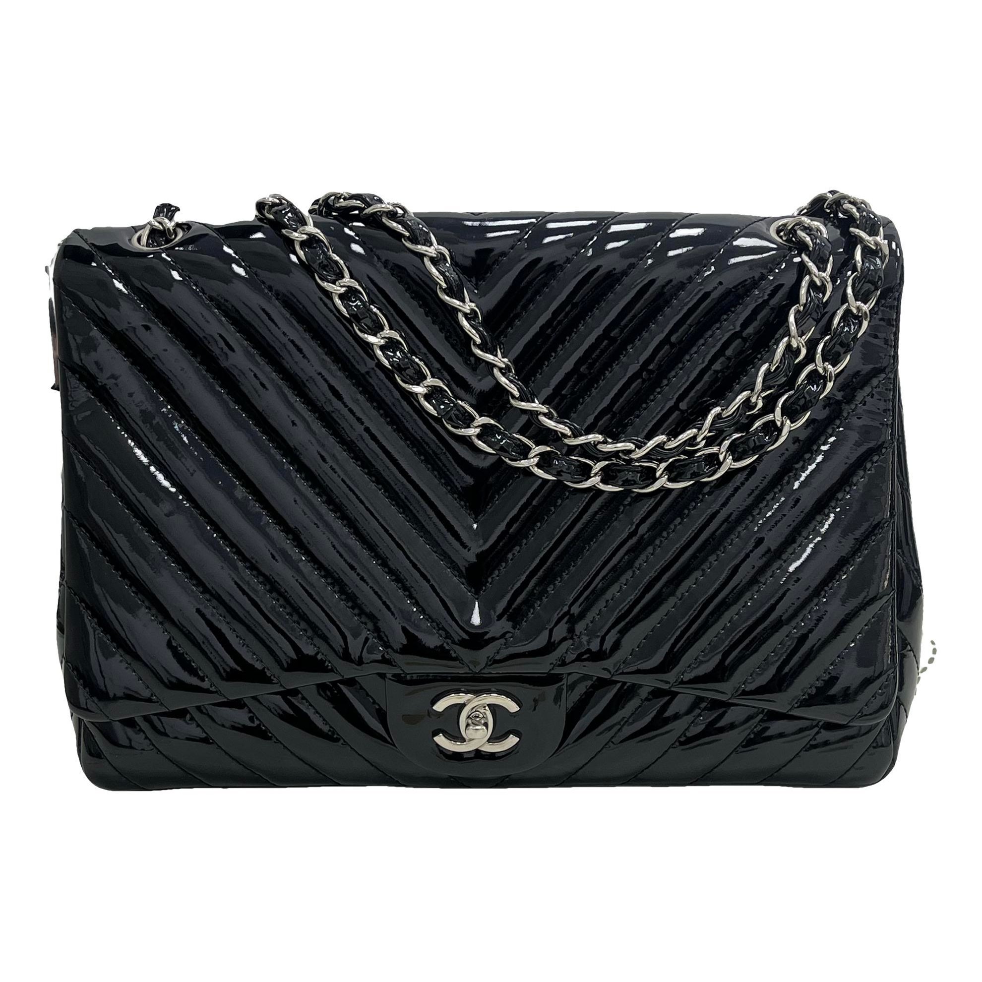 Timeless/Classique patent leather handbag