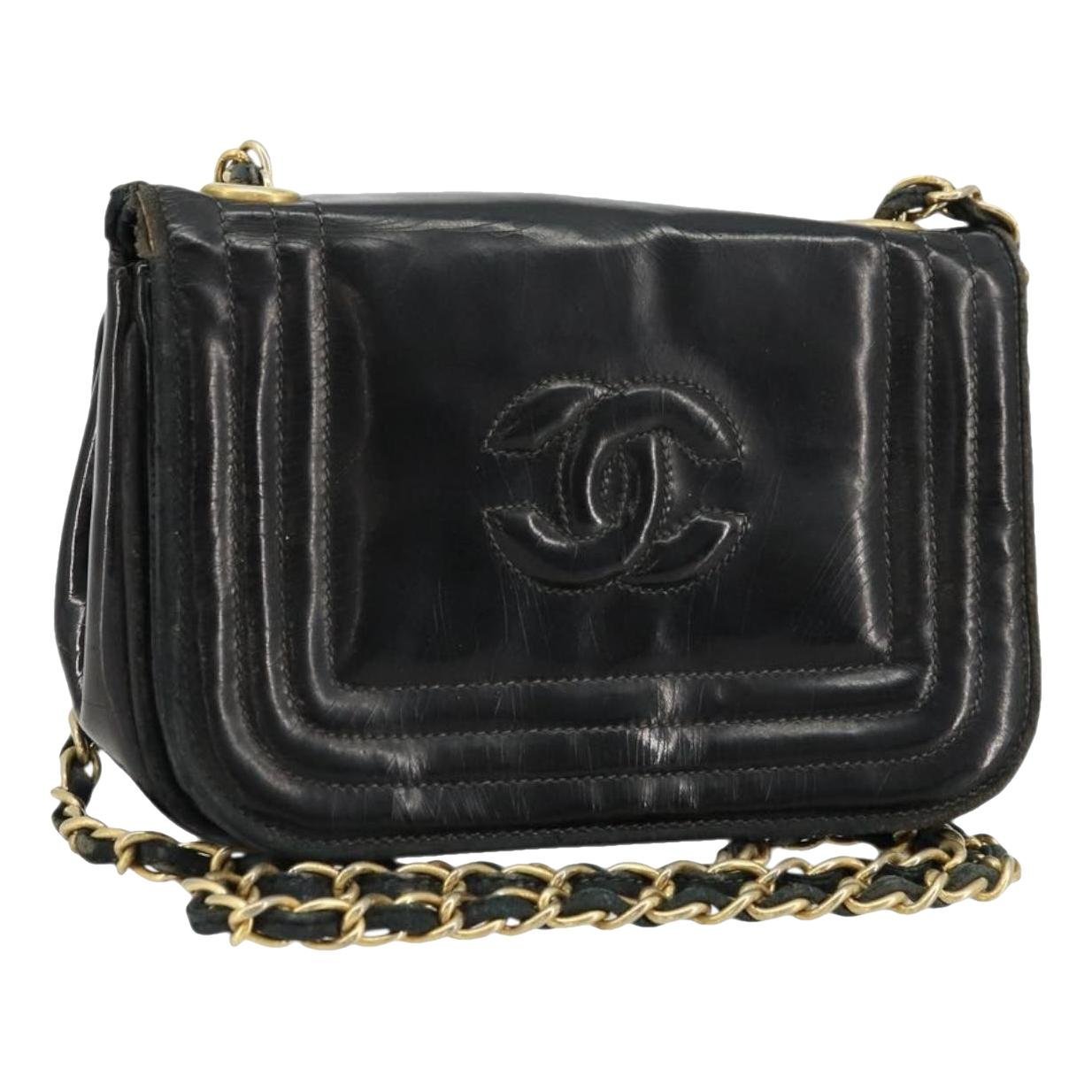 Patent leather handbag