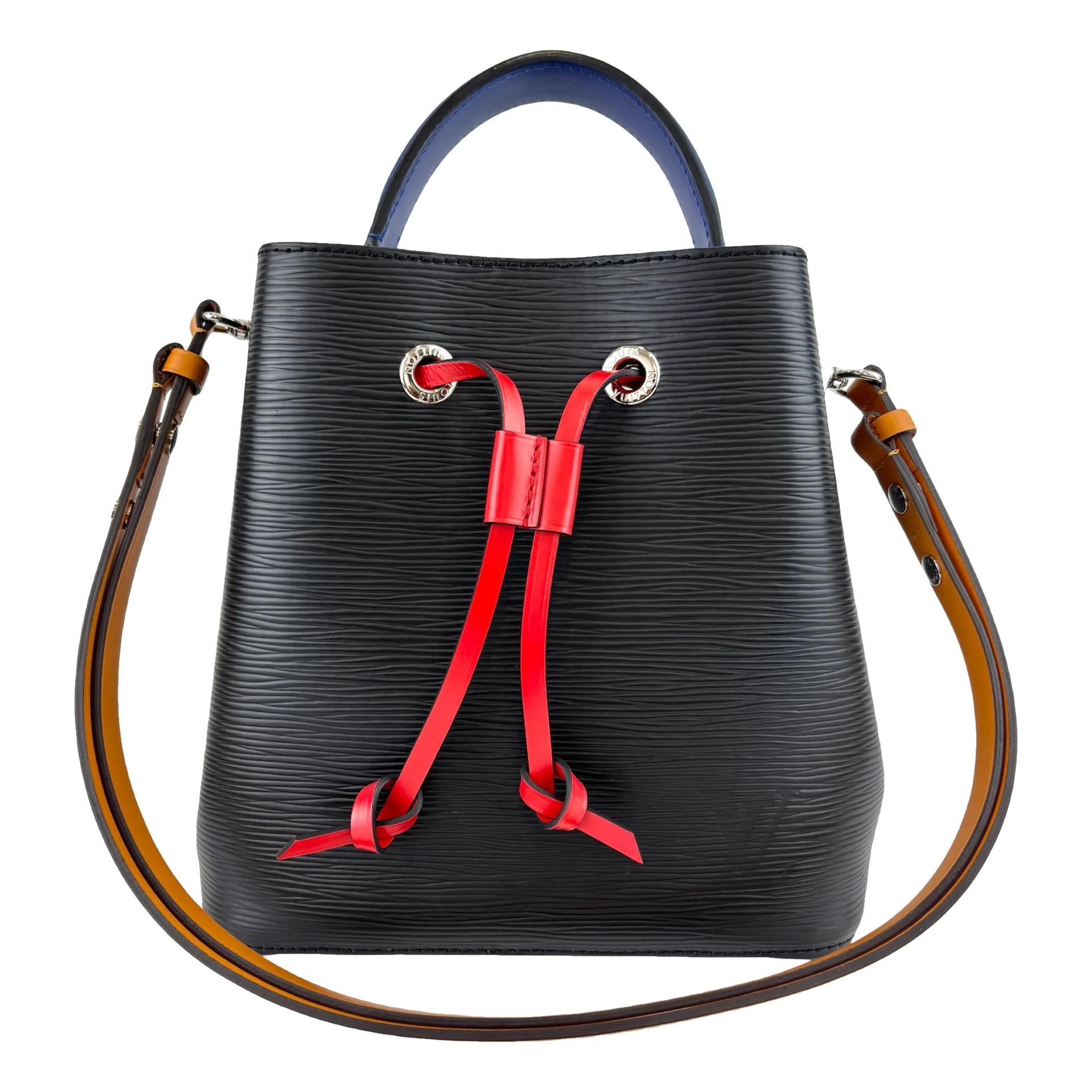 Lockme Bucket leather crossbody bag