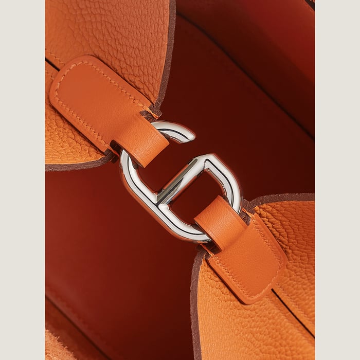 Orange Hermès In-the-loop 18 Bag
