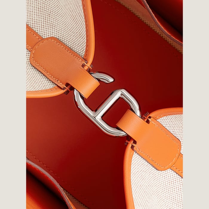 Hermès In-the-loop 18 Bag