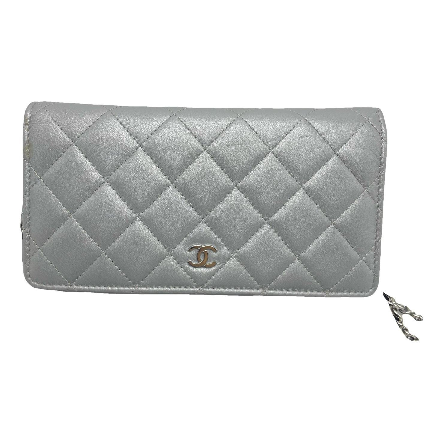 Wallet On Chain Timeless/Classique leather crossbody bag
