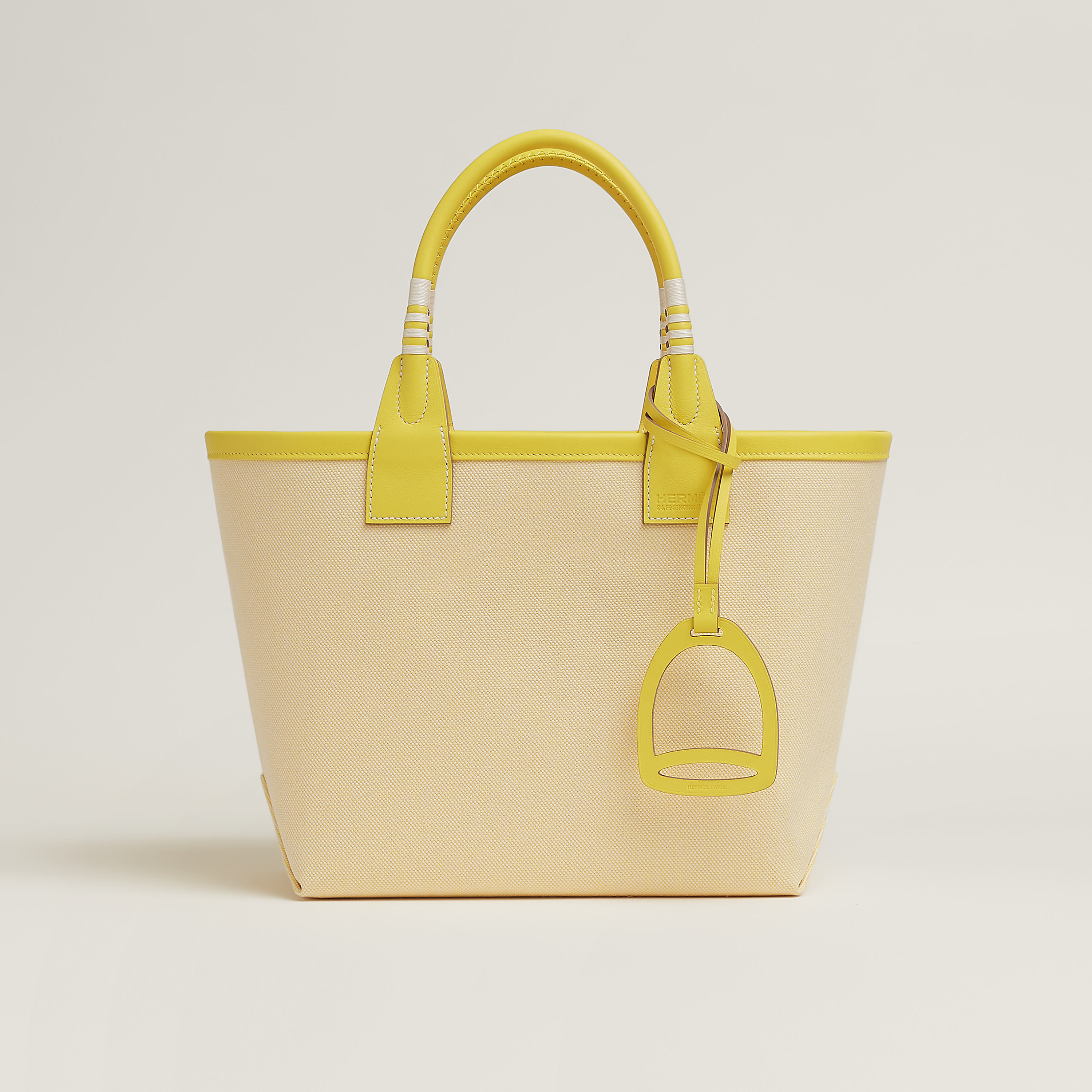 Steeple 25 bag