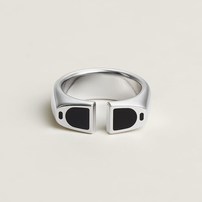 Noir Etrier Ring