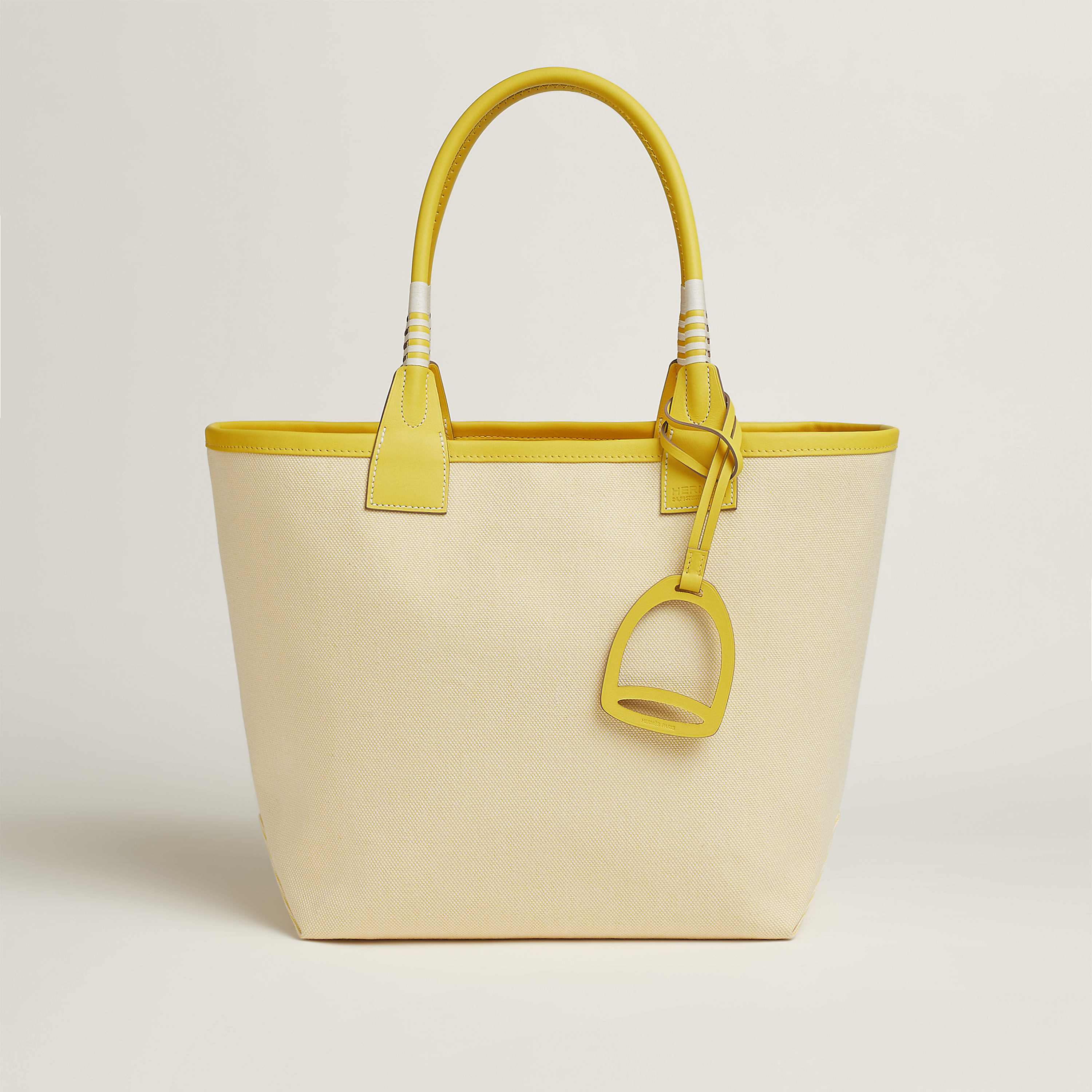 Steeple 28 bag