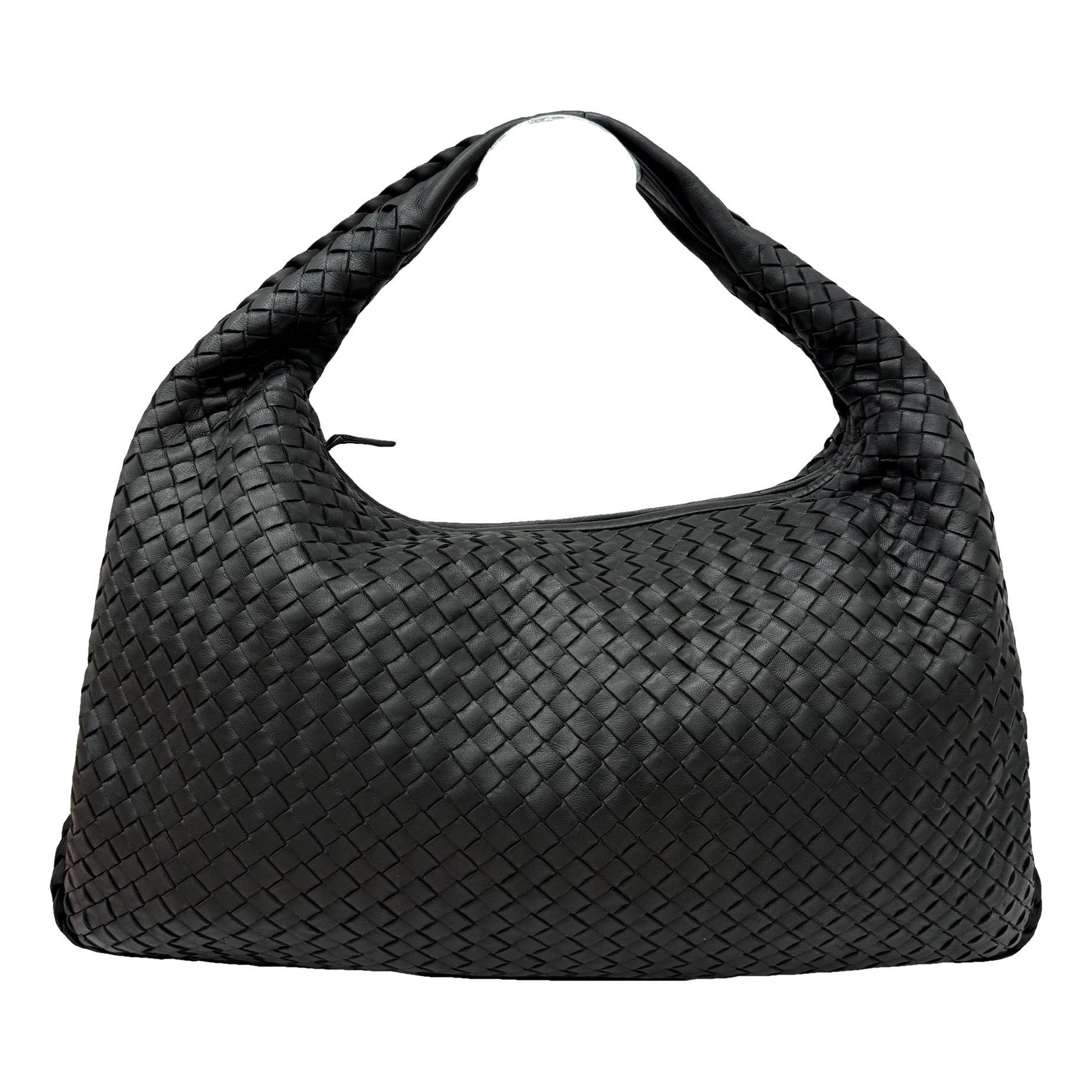 Veneta leather handbag