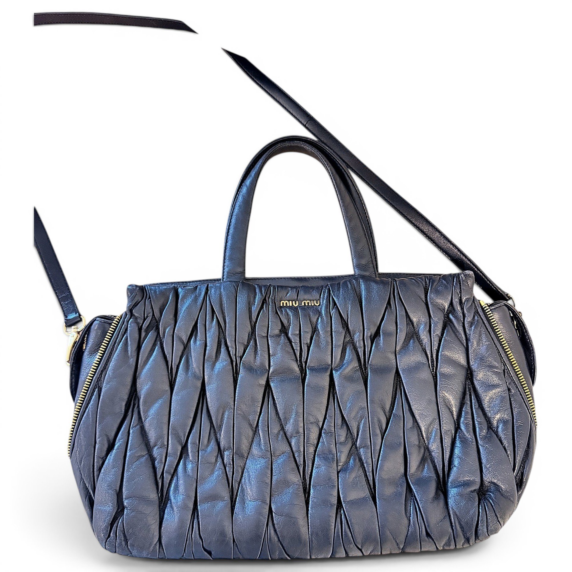 Matelassé leather handbag
