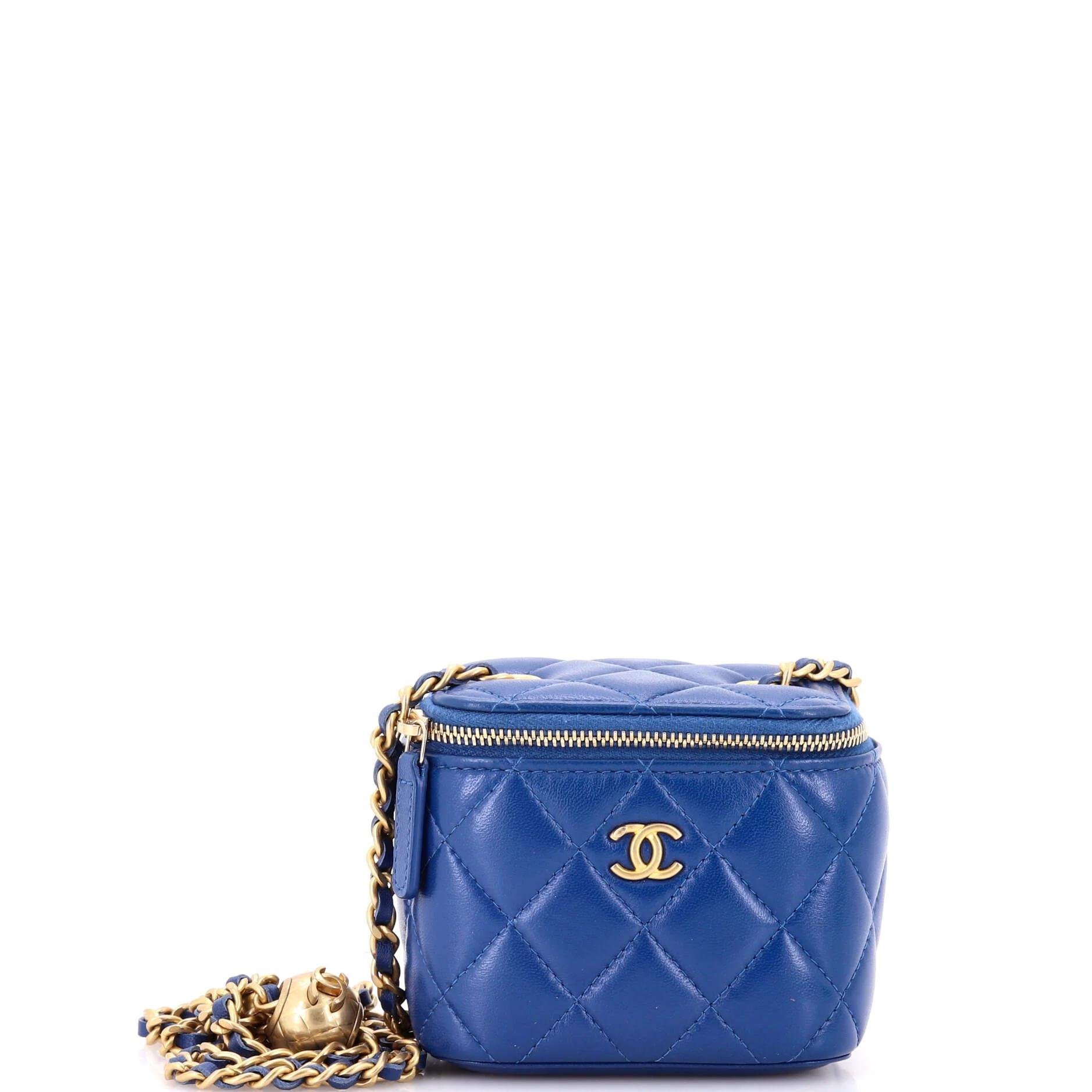 Chanel Leather clutch bag