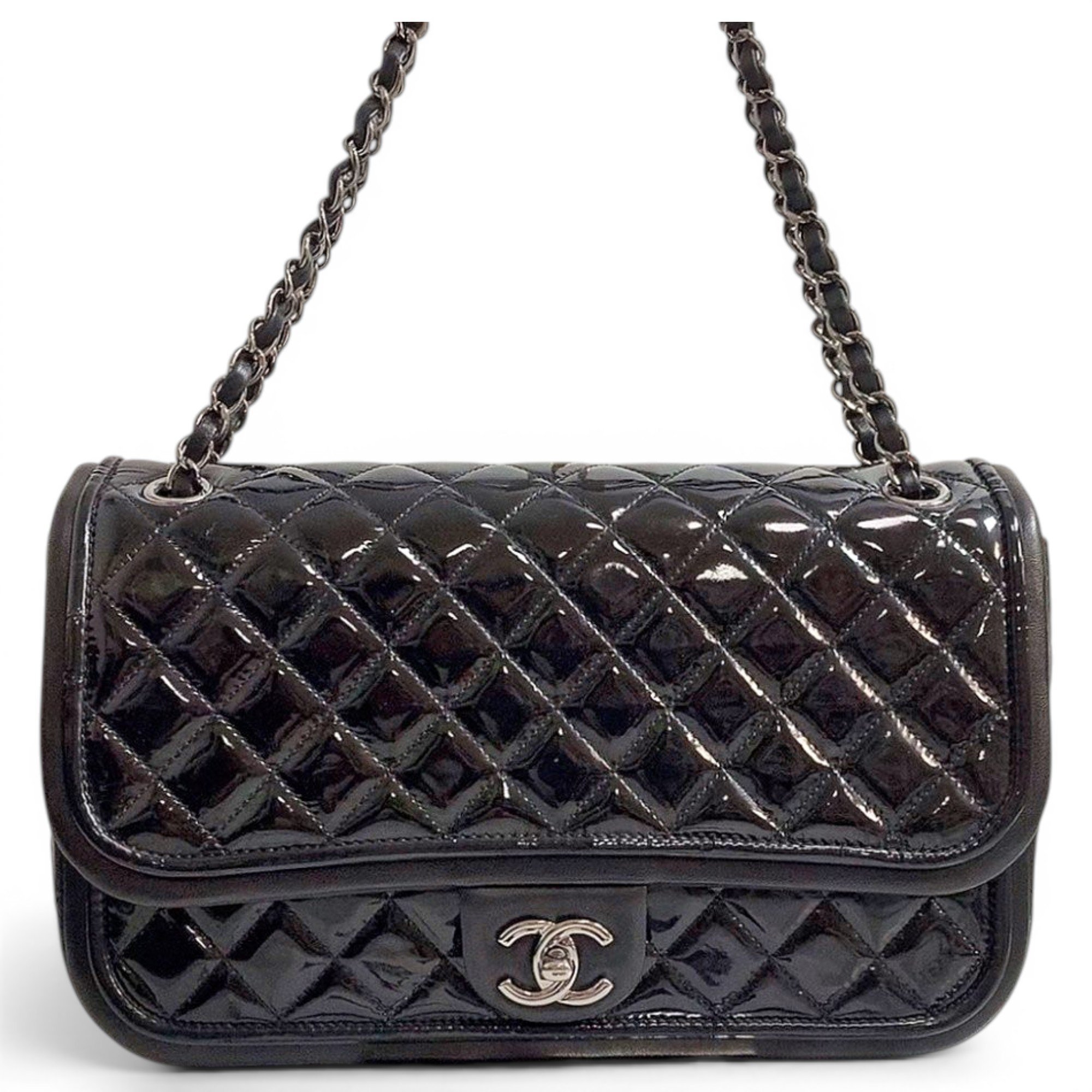 Timeless/Classique patent leather crossbody bag