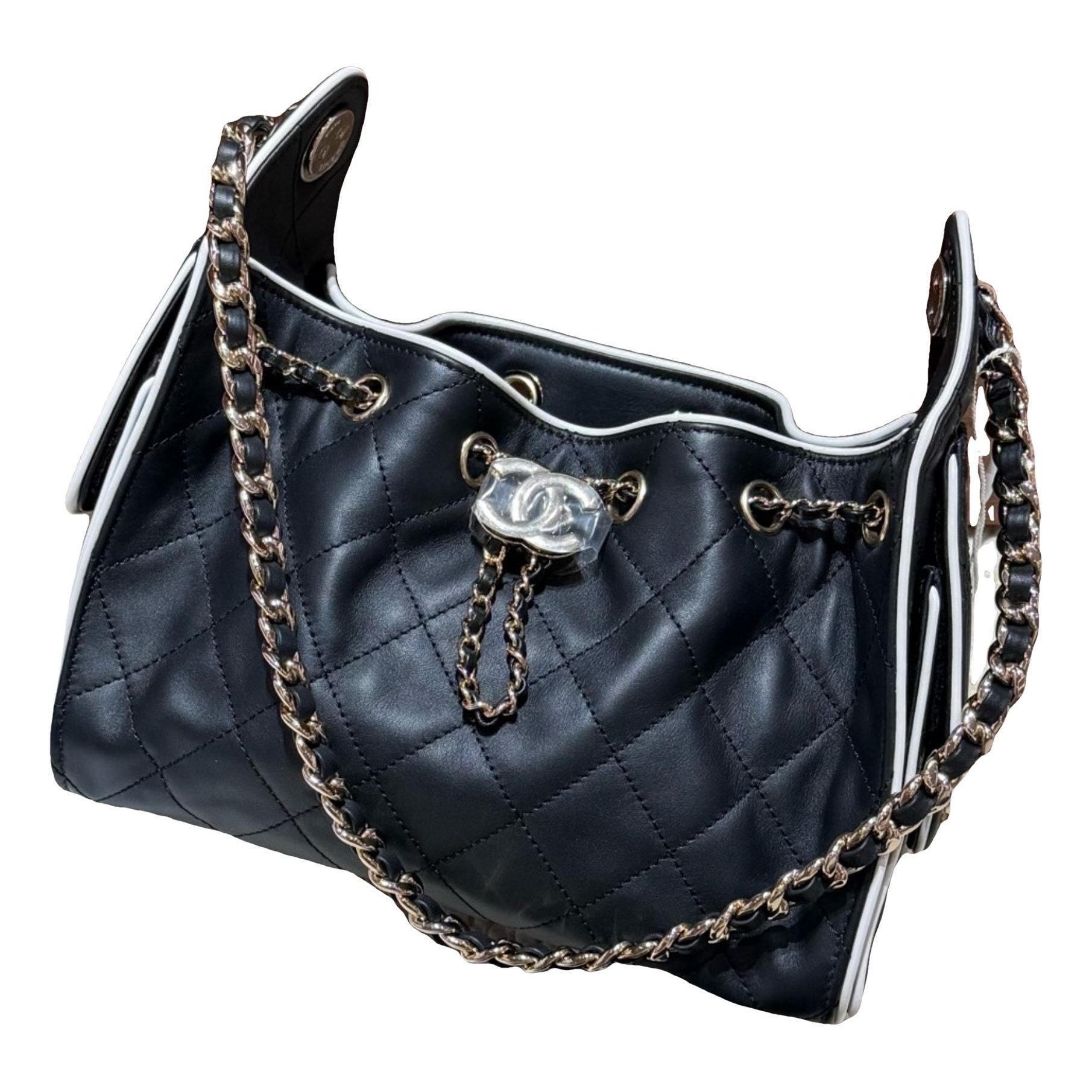 Chanel 25 leather handbag