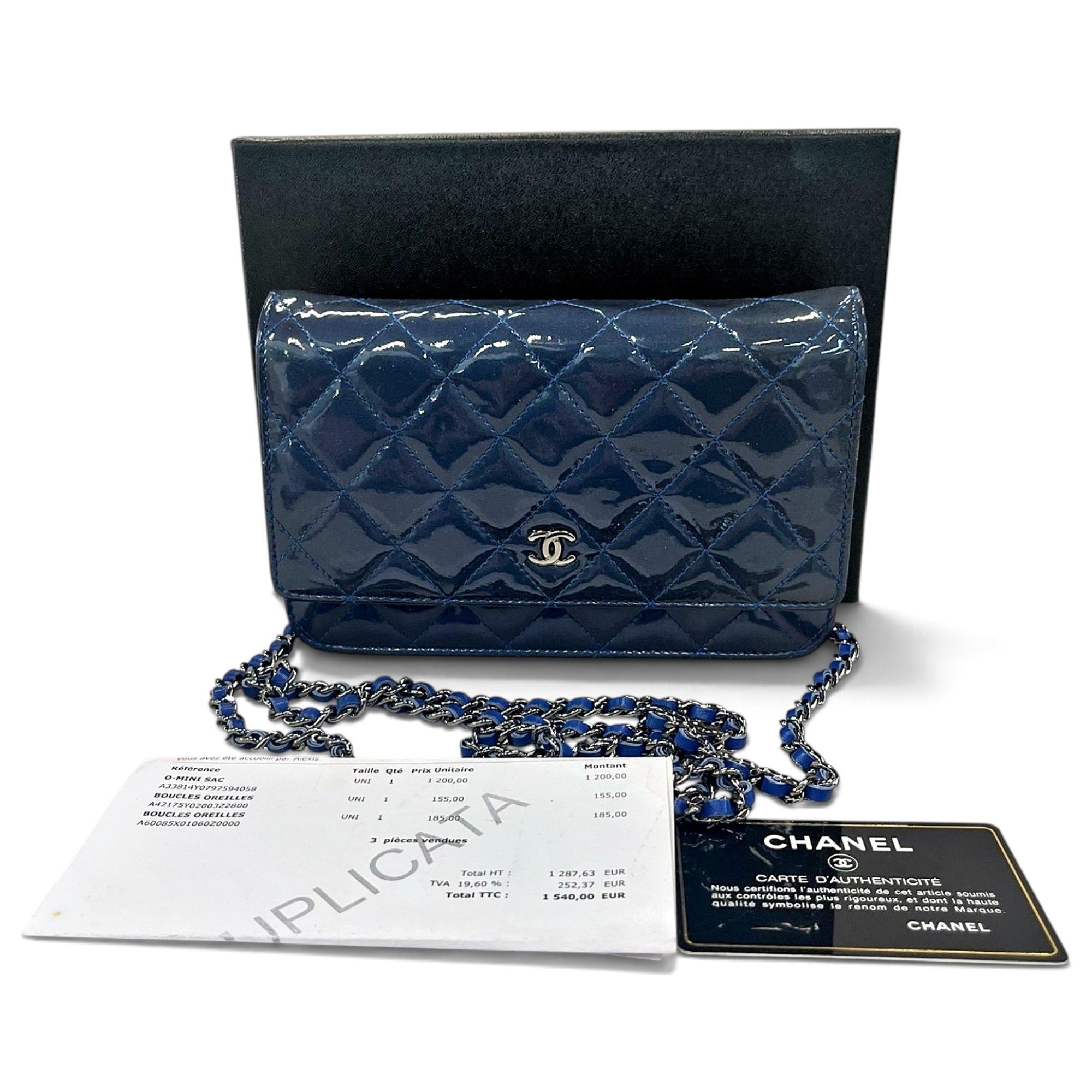 Wallet On Chain Timeless/Classique patent leather handbag