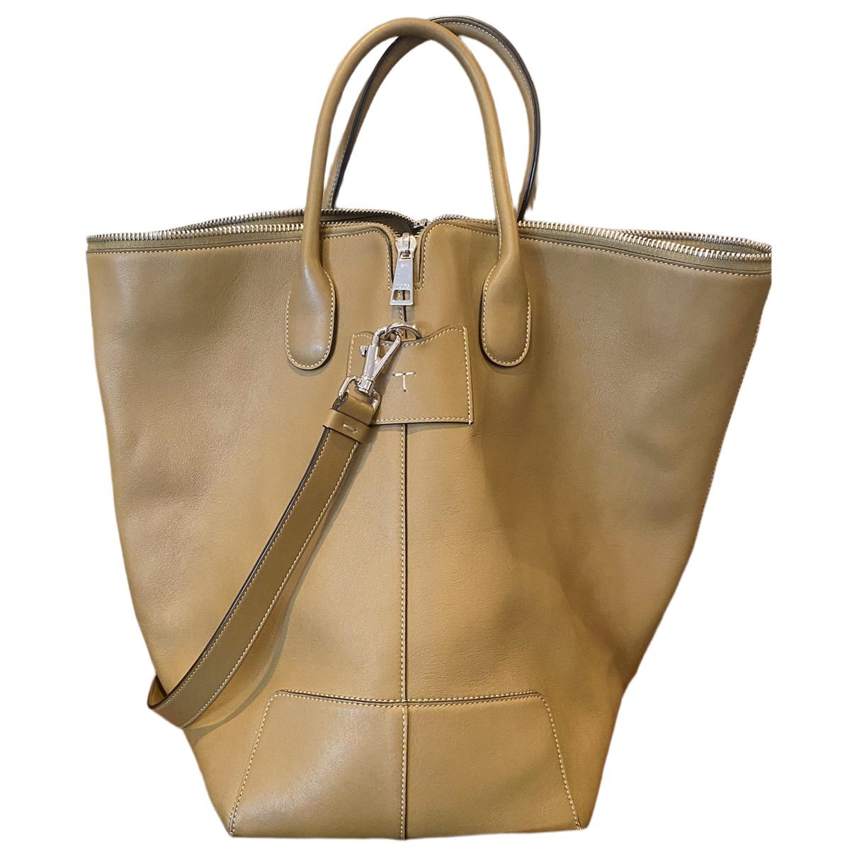 D Bag leather tote