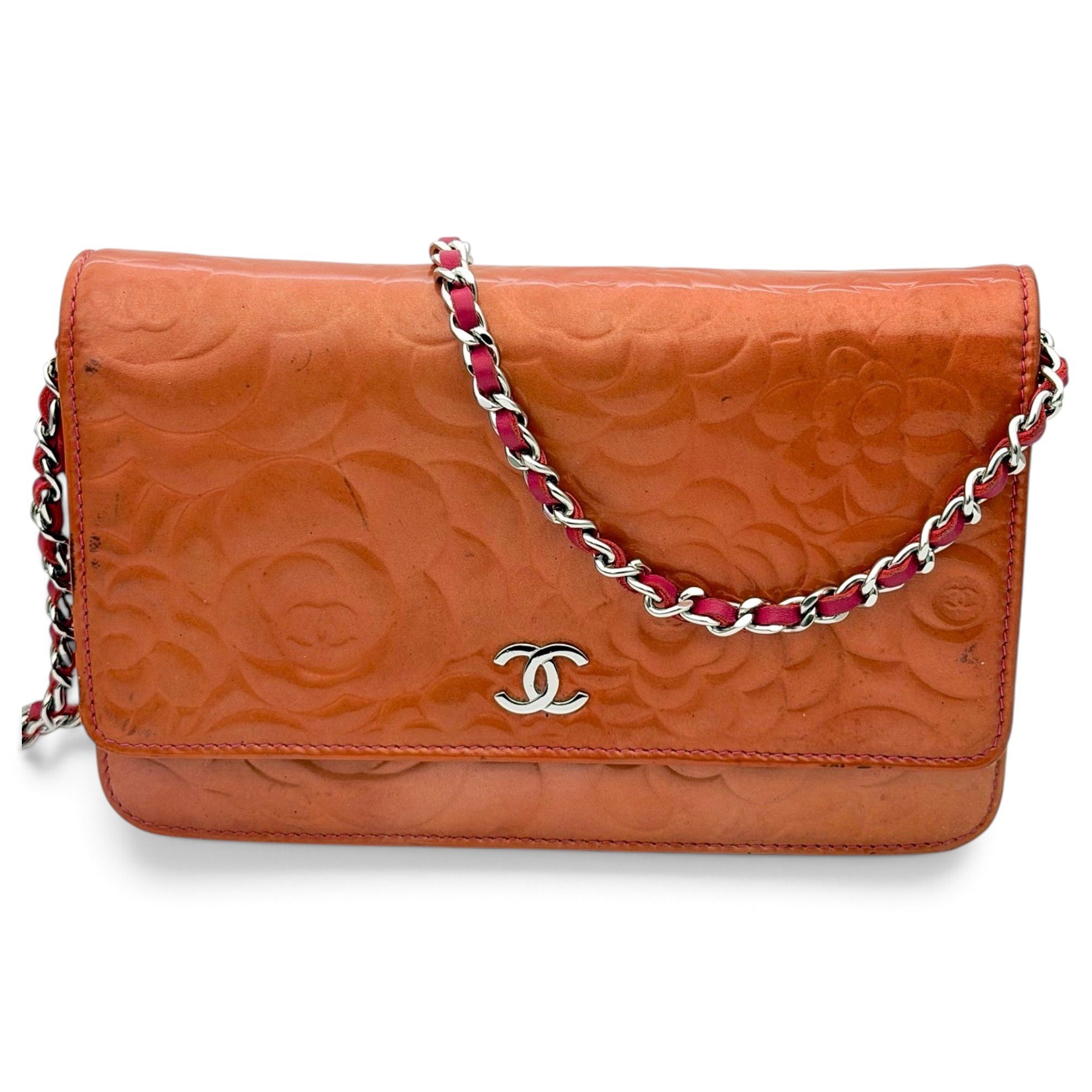 Wallet On Chain patent leather crossbody bag