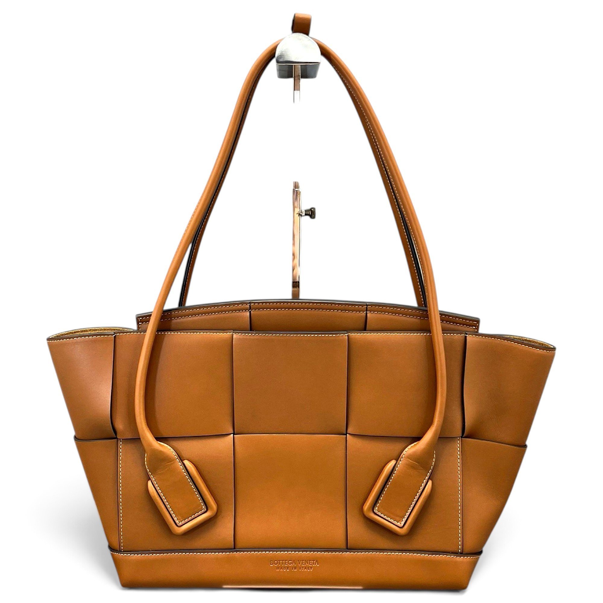 Arco leather tote