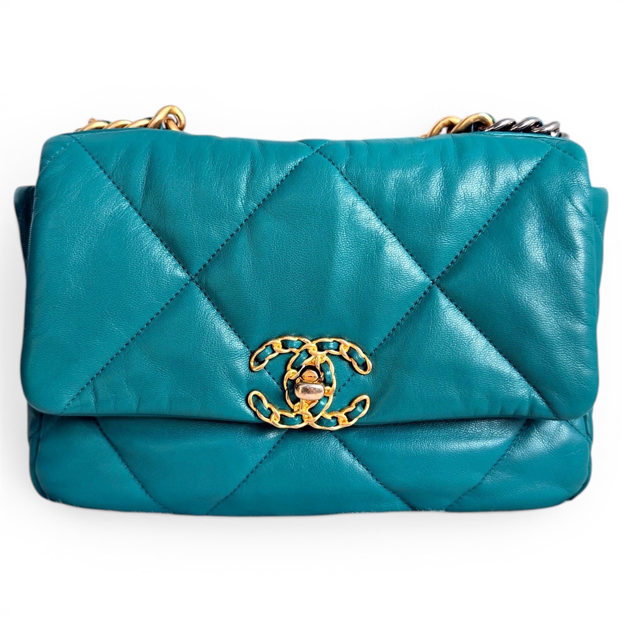 Chanel 19 leather handbag