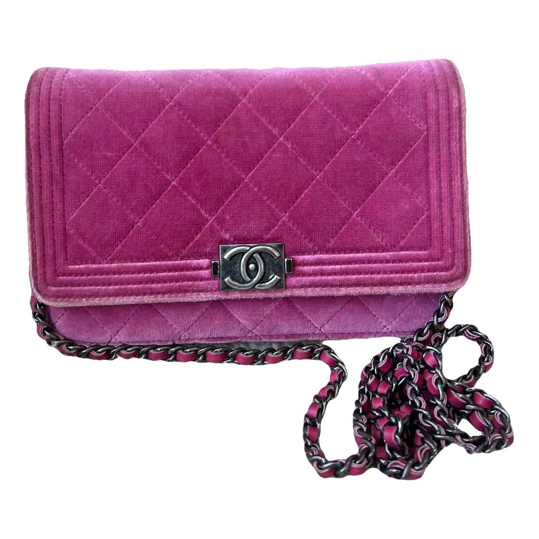 Wallet On Chain Gabrielle velvet crossbody bag