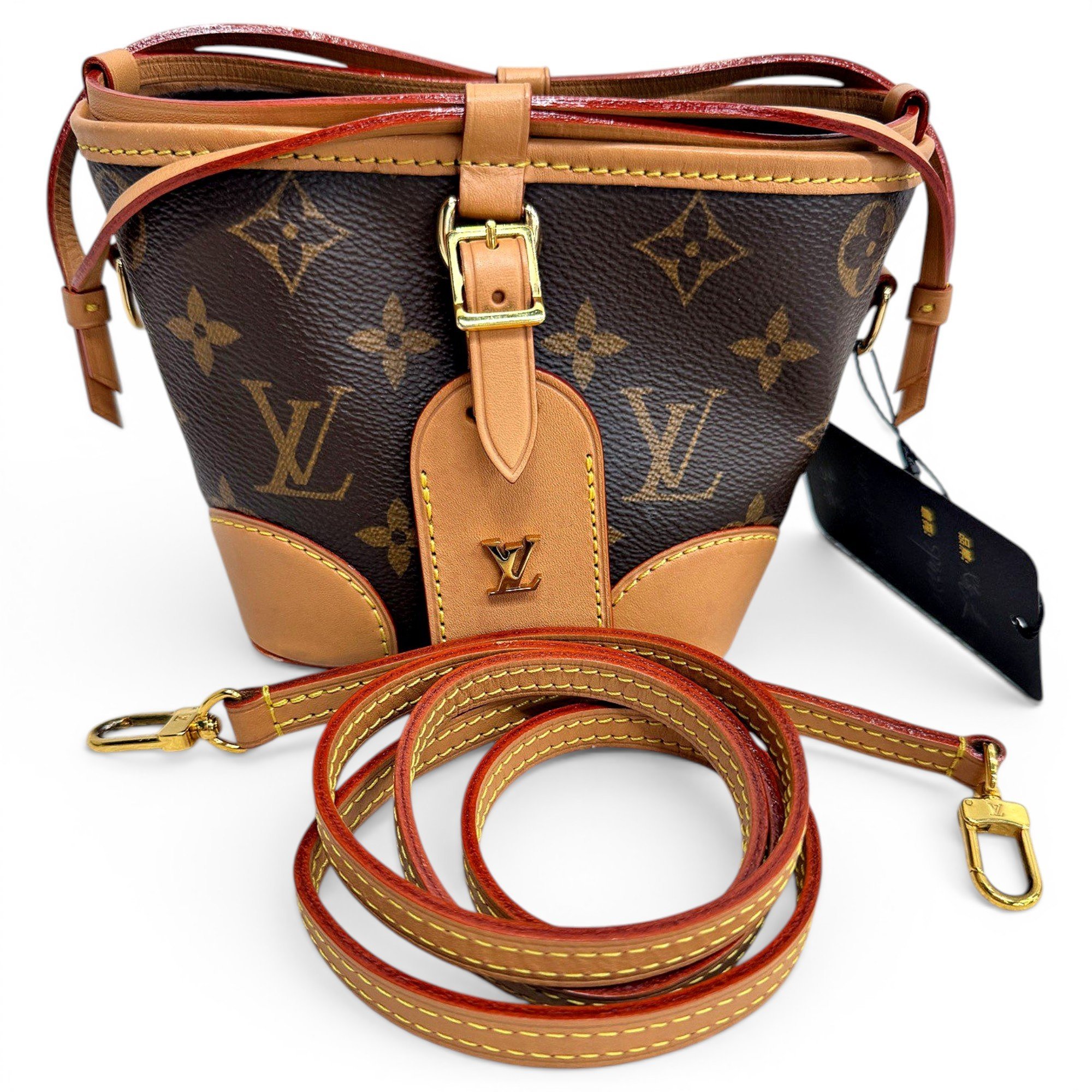 Noé leather crossbody bag