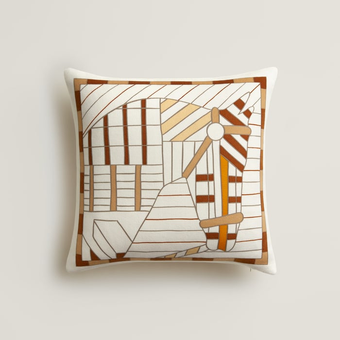 Soleil Cheval Au Faubourg Pillow