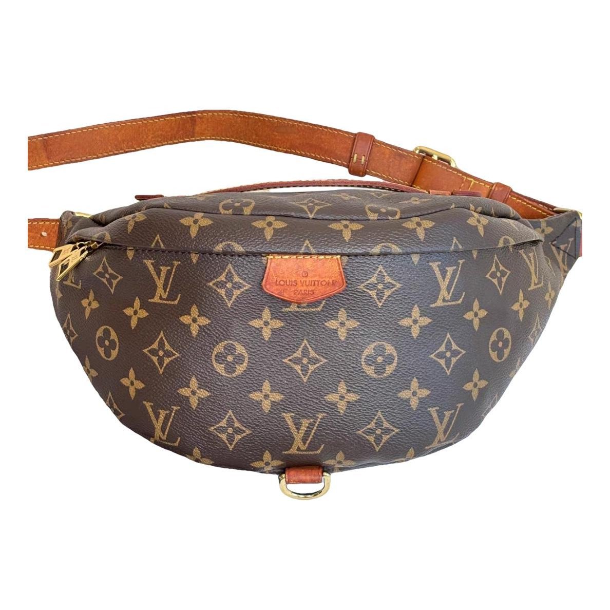 Louis Vuitton Bum Bag / Sac Ceinture leather handbag