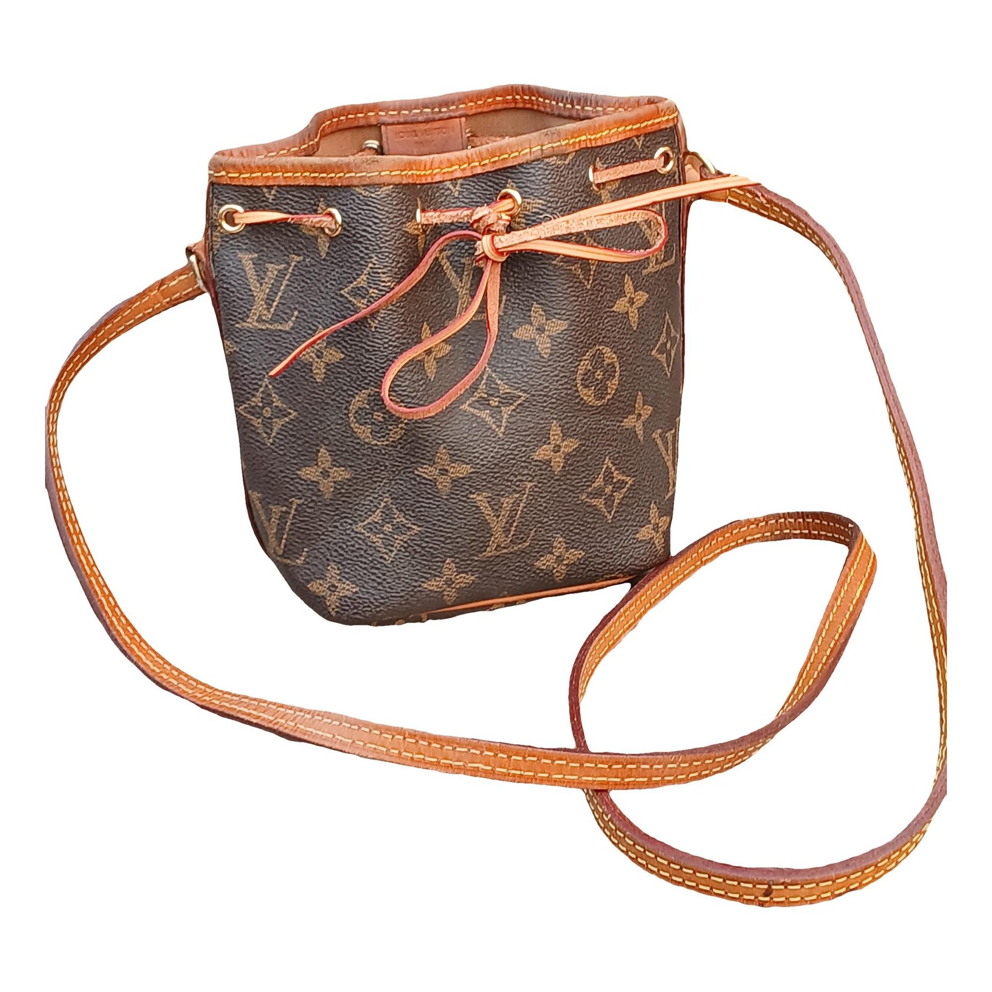 Nano Noé leather handbag