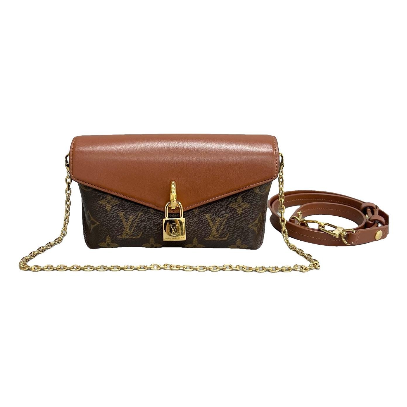 Louis Vuitton Leather handbag