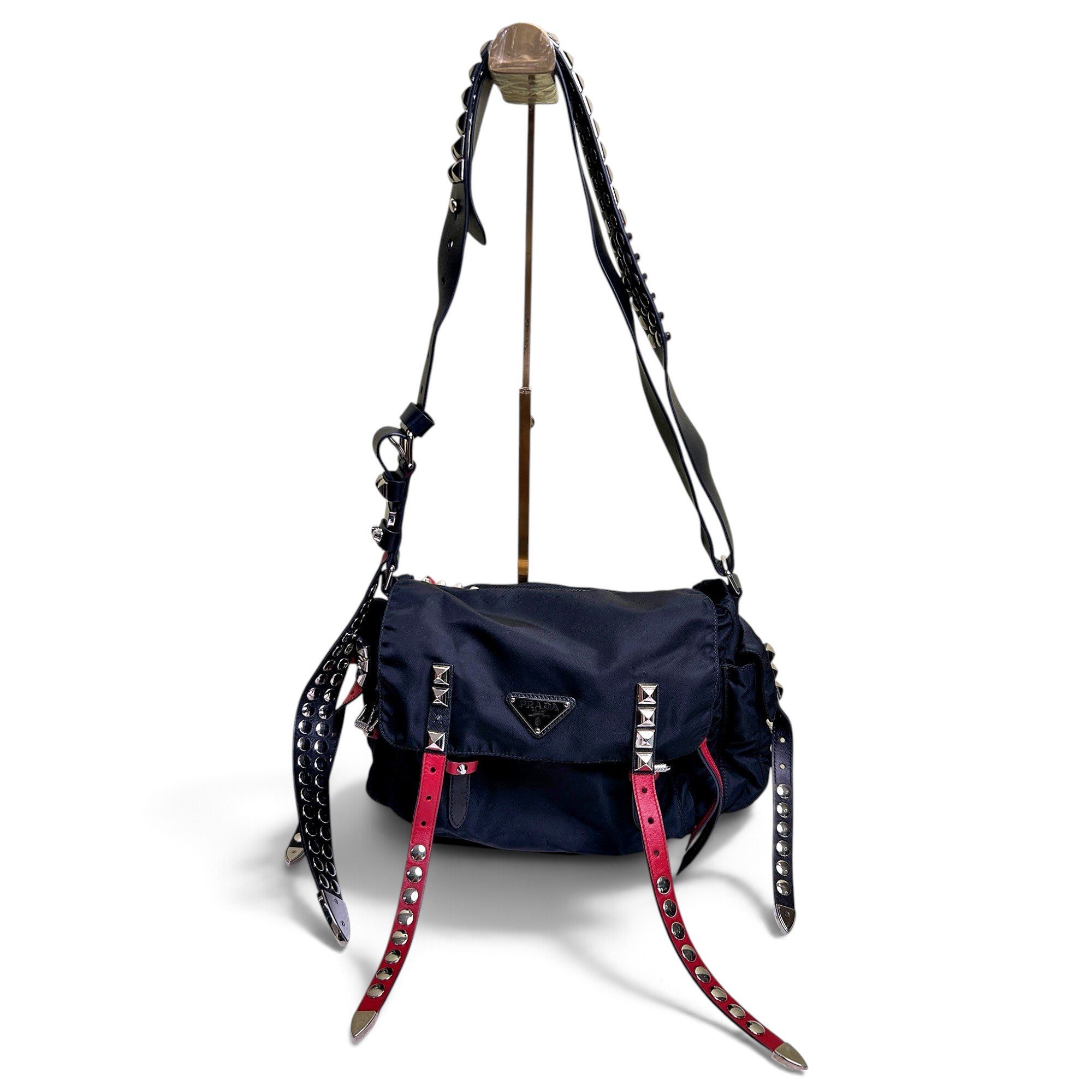 Cargo handbag