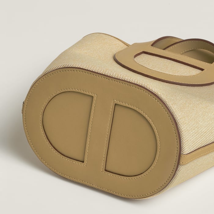 Hermès In-the-loop 18 Bag