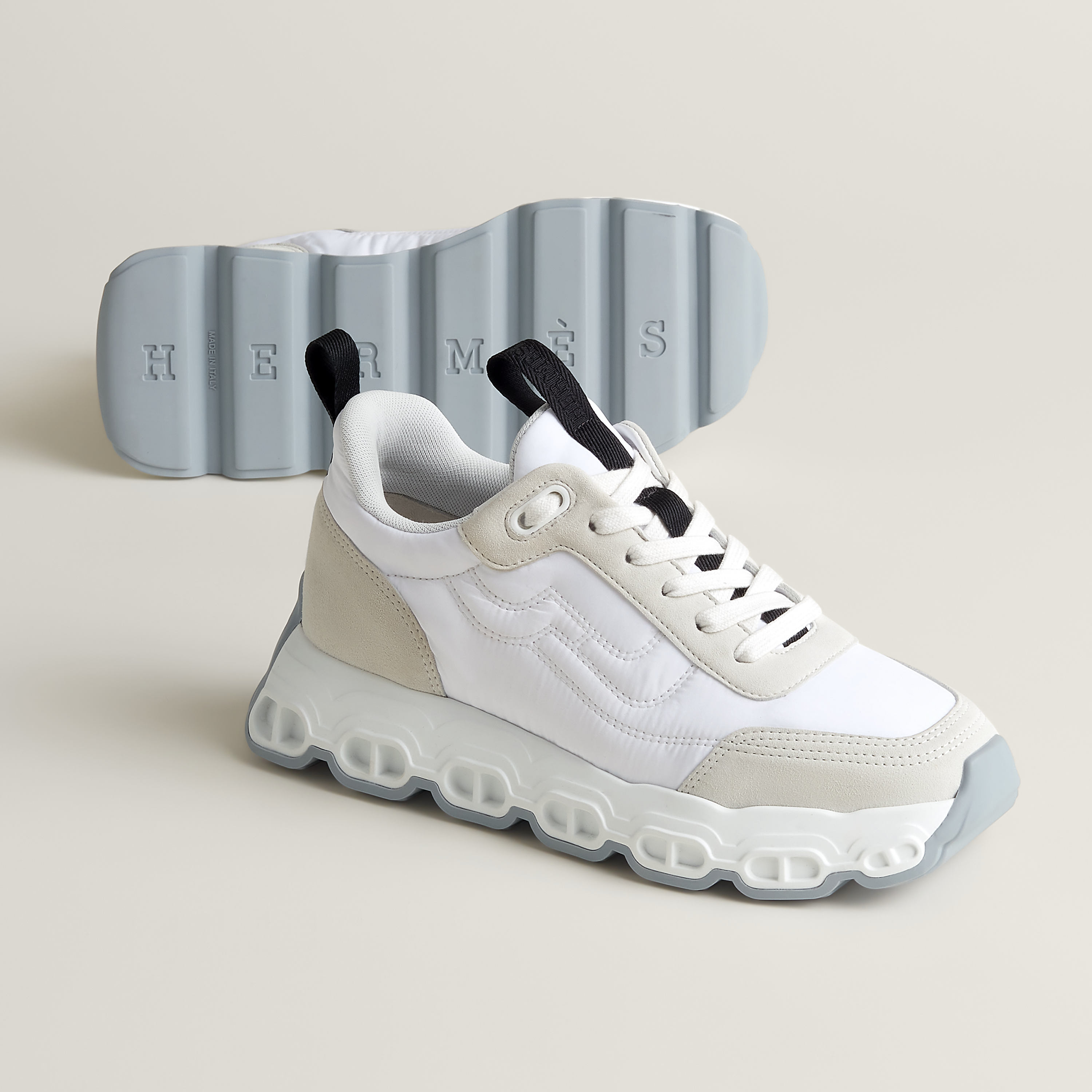 Impulse sneaker