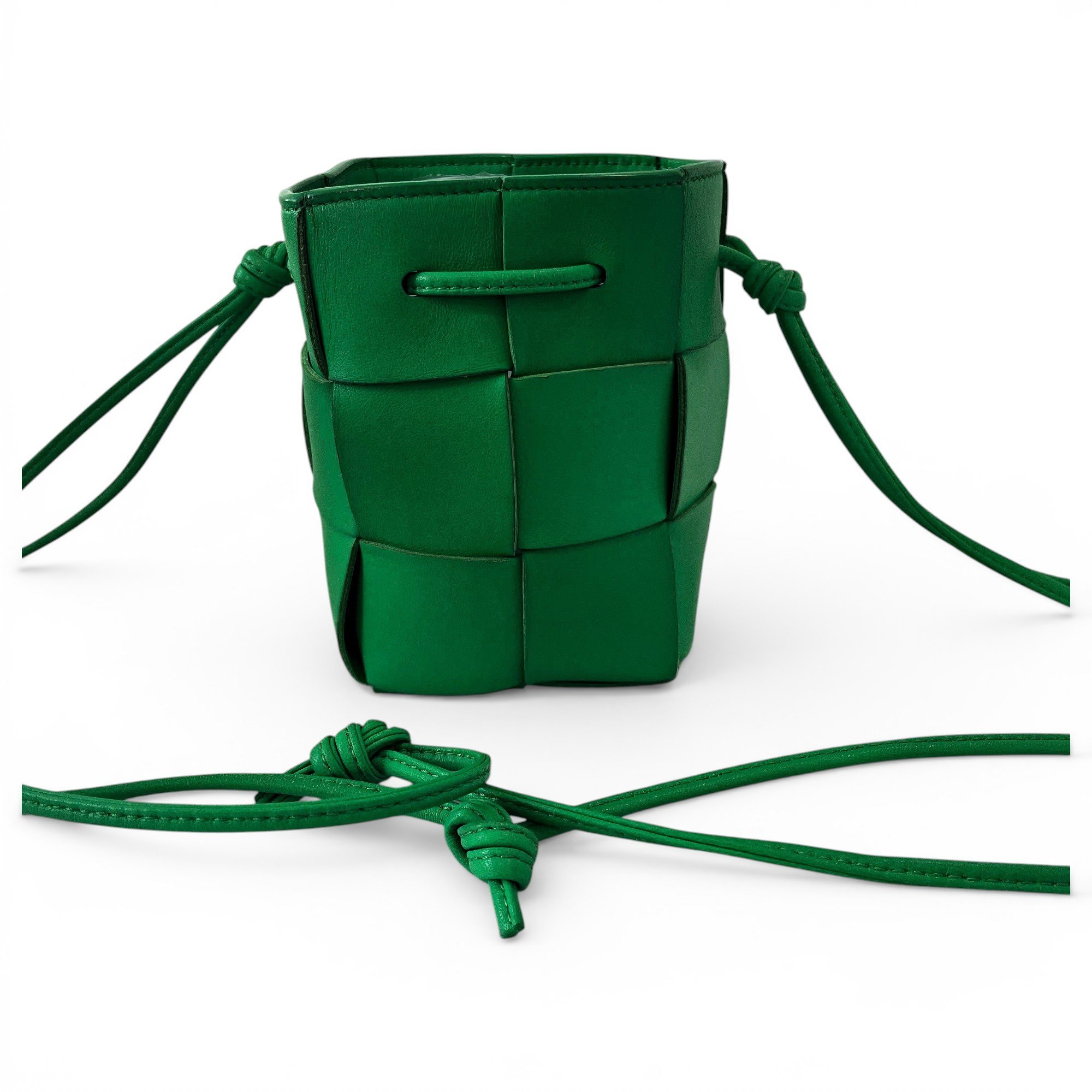 Cassette Bucket leather handbag