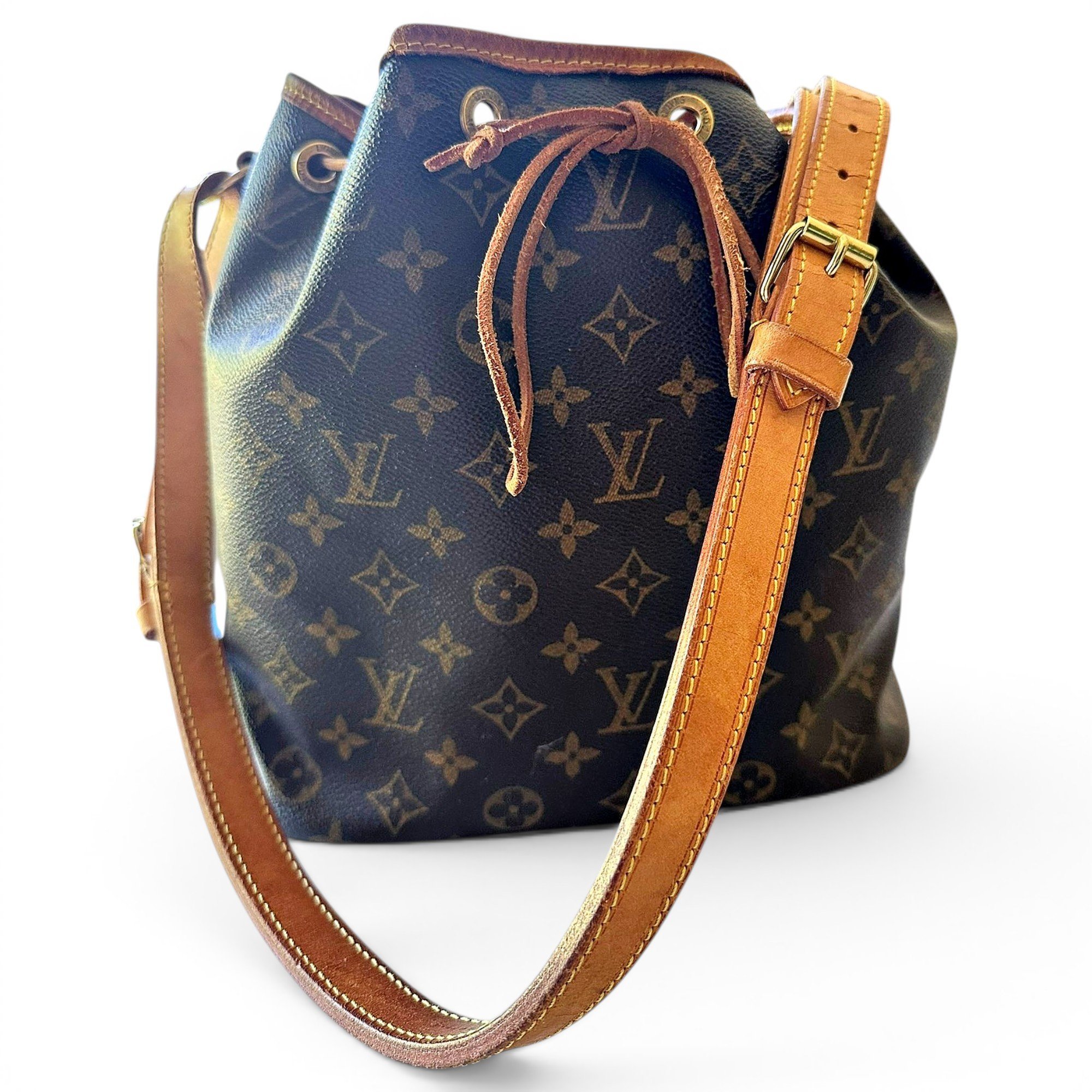 Noé leather bag