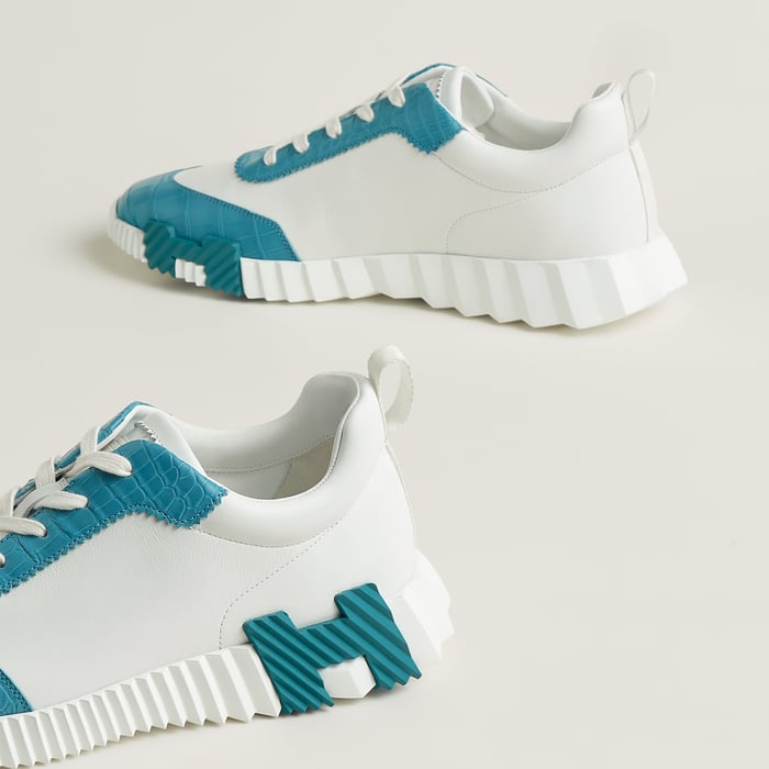 Bouncing Sneaker