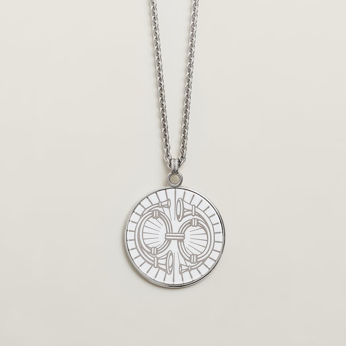 Orfèvre Blanc Platine Blanc Medaille Bijou Deux Cors Necklace, Large Model