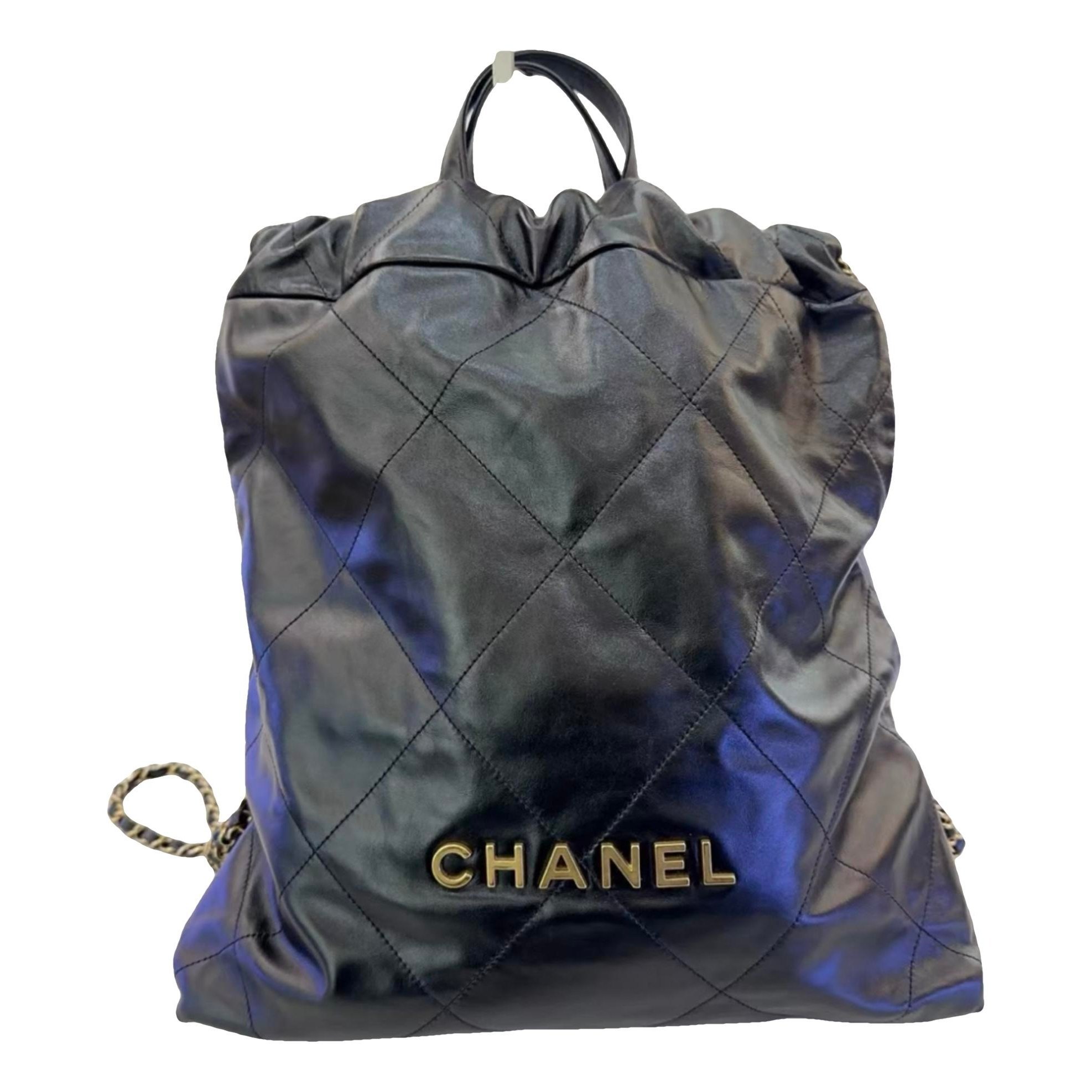 Chanel 22 leather handbag