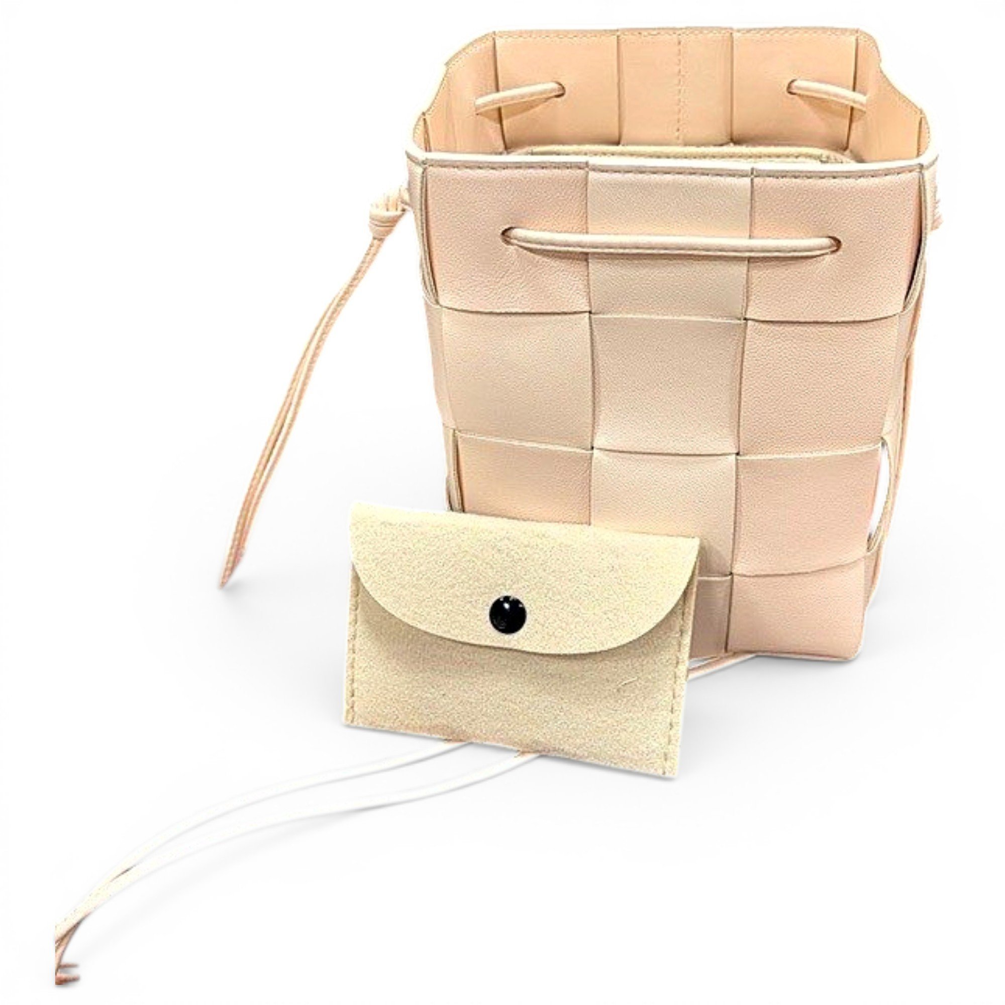 Cassette Bucket leather bag