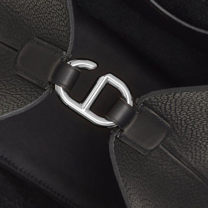 Noir Hermès In-the-loop 18 Bag