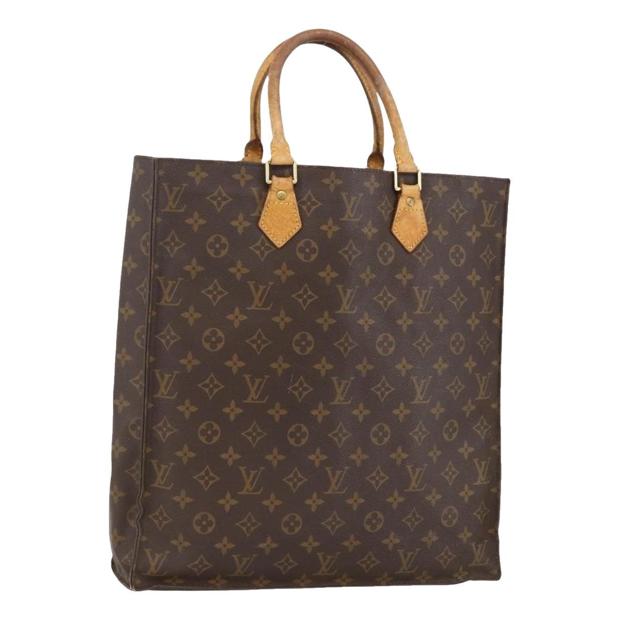Plat leather handbag