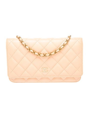 Classic Quilted Wallet on Chain