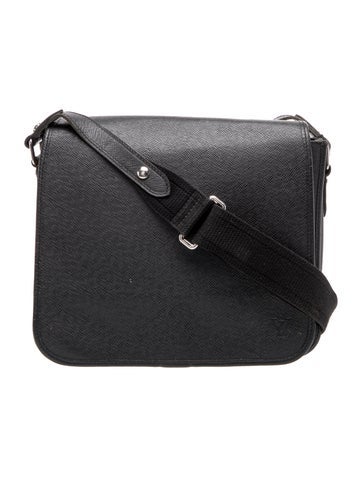 Taiga Leather Messenger Bag