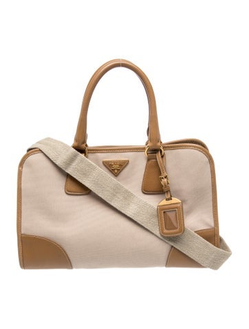 Vitello Daino Leather Shoulder Bag