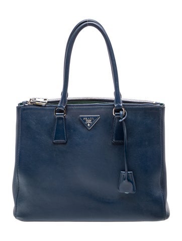 Saffiano Leather Galleria Double Zip