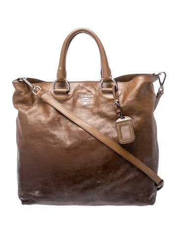 Signature Shoulder Bag