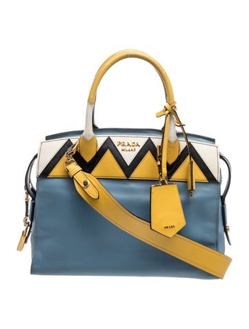 City Calf Leather Esplanade Medium