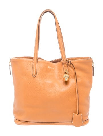 Skull Shoulder Bag