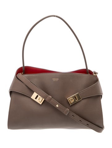 Leather Hug Soft Shoulder Bag Medium