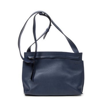 Leather Medium T Messenger