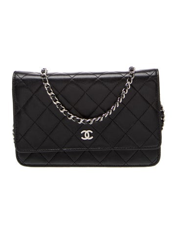Classic Quilted Wallet On Chain