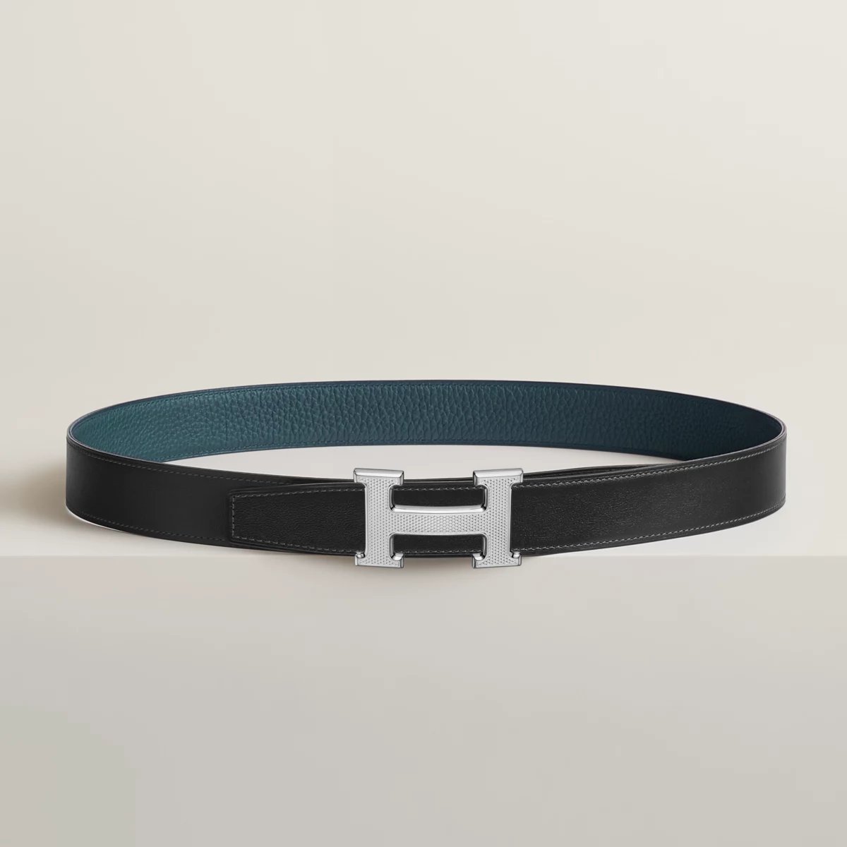H Guillochee belt buckle & Reversible leather strap 32 mm